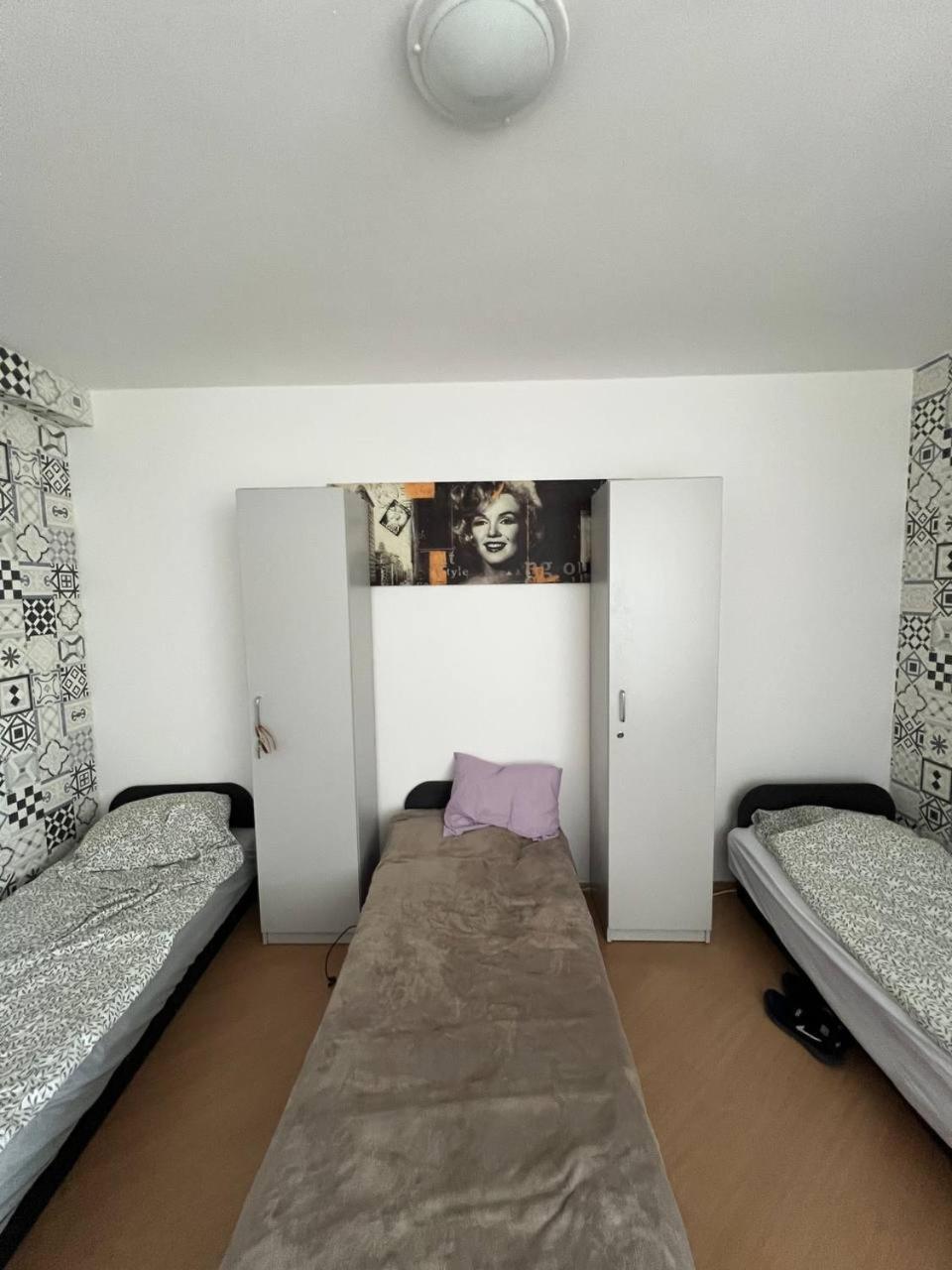 Hostel „U Sashka” Varsovie Extérieur photo