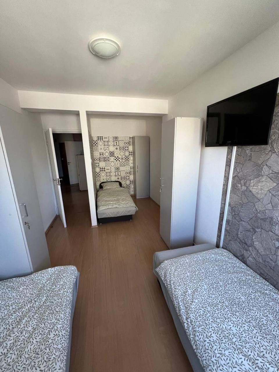 Hostel „U Sashka” Varsovie Extérieur photo